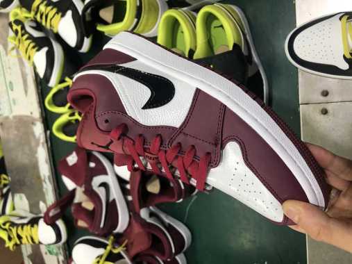 Air Jordan 1 - Harga Terbaru Mei 2022 | Blibli