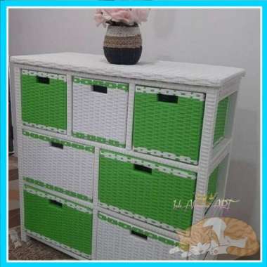 Nakas Laci Hias Pajangan Bahan Rotan Sintetis