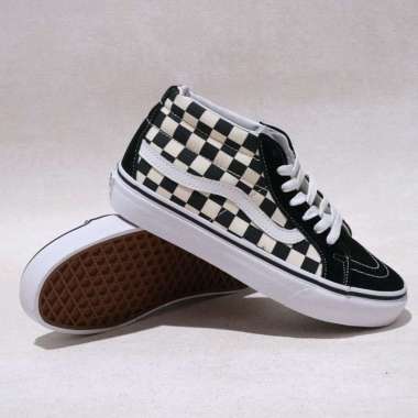 vans mid top checkerboard