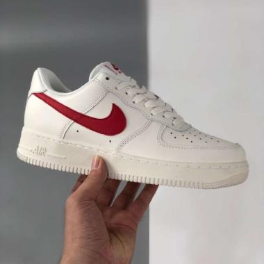 nike_four_seasons_evergreen_walking_lea 