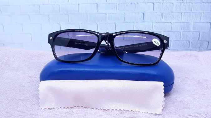 Kacamata Doble Fokus jalan dan Baca/Plus Lensa Hitam FREE BOX & KAIN LAP ES019 +1.25 Hitam