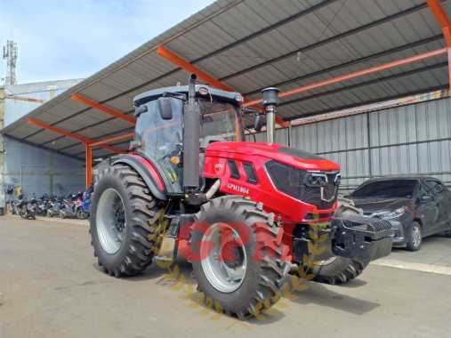 Traktor roda 4 ber kabin ada AC tenaga 180 HP galaxy