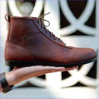 chukka sneaker boot
