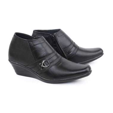 Syaqinah Sepatu Boots Wanita Kulit Asli 112 - Hitam 39 Hitam