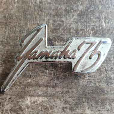 Simbol Emblem Legshield Yamaha U7 Original Yamaha Chrome