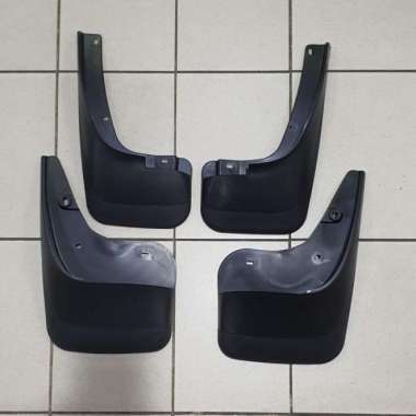 Mudguard karpet lumpur Innova lama 2004-2007