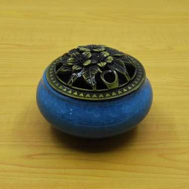 Tempat pembakaran dupa kerucut Biru Muda