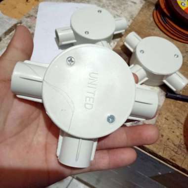 Tee dus T dus 20mm conduit putih