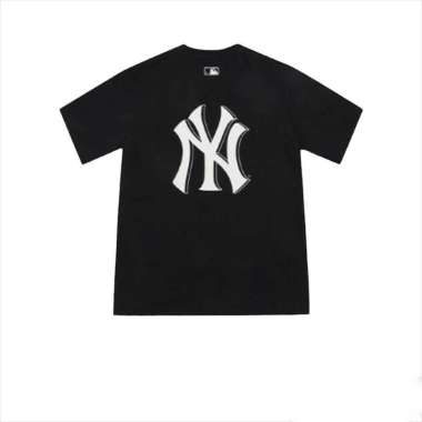 MLB Unisex Monotive Oversized Short Sleeve Tee Shirt NY Yankees White, Graphic Tees for Men