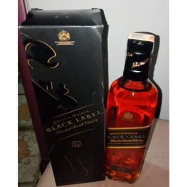 Johnnie Walker Black Label 750ml Rp560 000 Johnnie Walker Black Label Whisky 750 Ml Rp999 000 Jw Black Label Rp630 000 Johnnie Walker Black Label Whisky 750 Ml Rp1 179 000 Drum Whisky Oak Aged Black Label 250 Ml Rp55 000 2