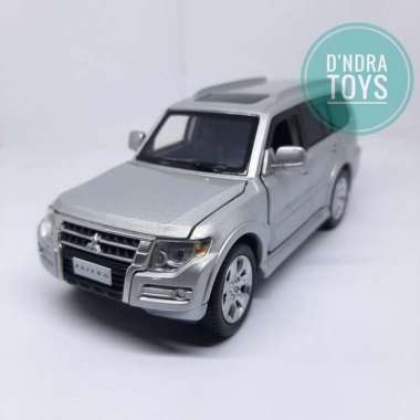 Diecast Miniatur Mobil Pajero Silver 1-32 Mainan Mobilan Harga Murah