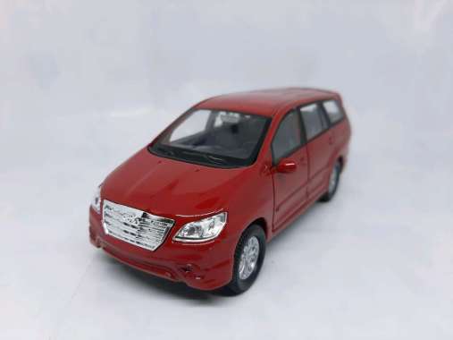 Diecast Miniatur Mobil TOYOTA KIJANG INNOVA Diecast Car Welly
