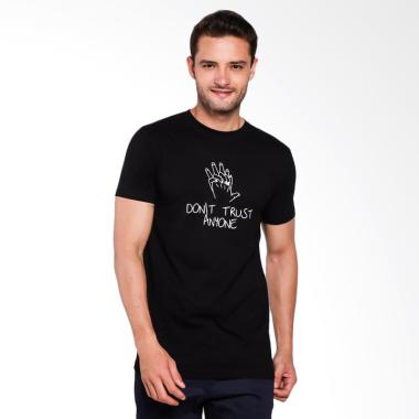 Breeze Industries Don't Trust Distro T-Shirt Pria - Black