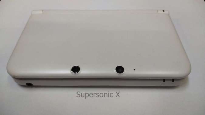 Nintendo 3DS - Konsol Game Portabel dengan Layar 3D Hitam