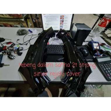 legshield dalam satria 2t 2tak hiu lumba sayap dalam inner legshield strong hitam win