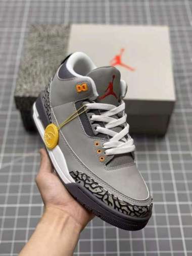 Sepatu Air Jordan 4 Asli Original Terbaru Mei 2022 | Blibli
