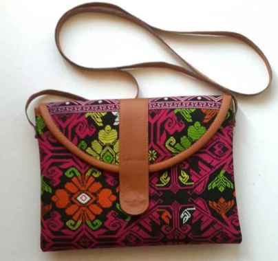 TAs Dompet selempang Sling Bag endek songket bali Hijau