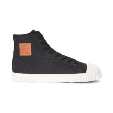 sneakers high tops
