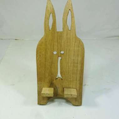 stand, dudukan hp kayu karakter besar kecil putih tulang,