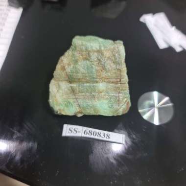 EMERALD ROUGH SCHROLL ERS11