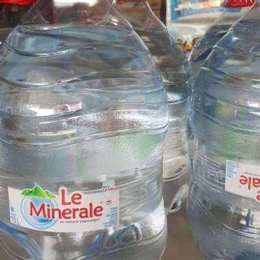 Le minerale air mineral galon 15 liter