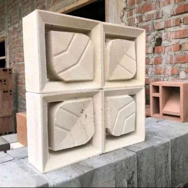 Roster/Loster beton/ventilasi udara motif Daun