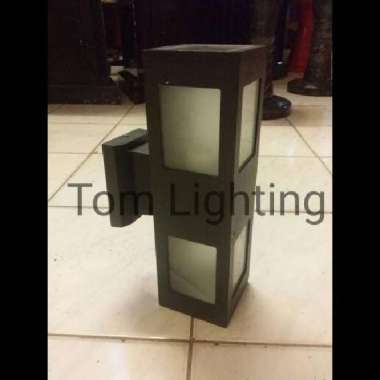 1102. Lampu Dinding Teras Kotak Minimalis Hitam Kaca Taman Outdoor Hitam