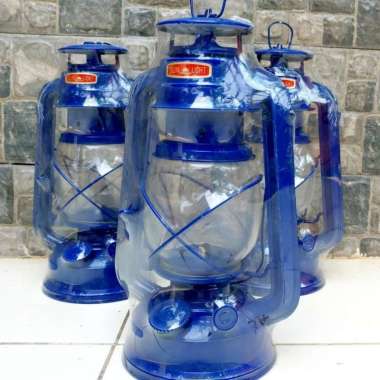 Lampu Badai Jadul Lentera Minyak Antik Gantung