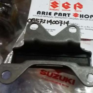 Tutup Keteng Tensioner Tengah Satria Fu Original Suzuki Sgp