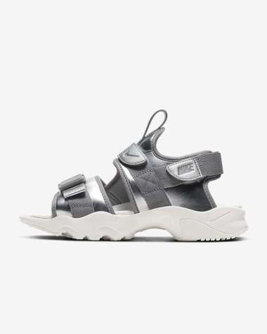 sandal nike wanita