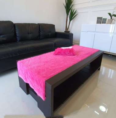 TAPLAK MEJA BULU RASFUR warna Putih