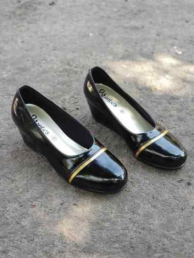 Jual Sepatu Perempuan Warna Hitam Terbaru Harga Murah Blibli Com