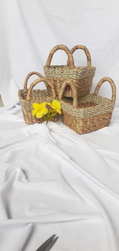 Keranjang Hampers Parsel Parcel Natal Tahun baru Lebaran Enceng Gondok trapesium