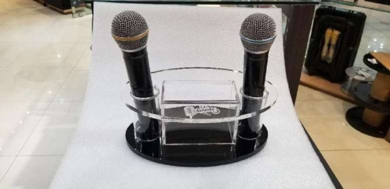 Karaoke Mic Holder / Mic Stand + Tempat Remote control / HP