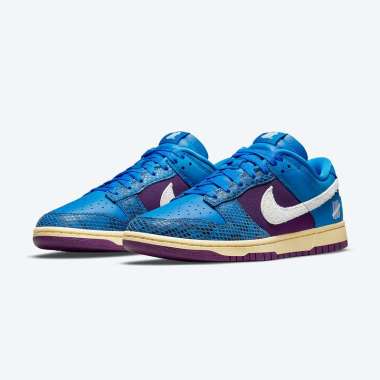 NIKE Dunk Low x Undefeated 5 On It 11