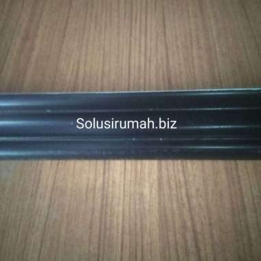 LIST PLASTIK SUDUT PROFIL 3CM 30MM 1M WARNA HITAM LIS PLAFON 1 METER