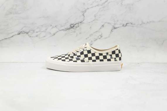 vans checkered laced