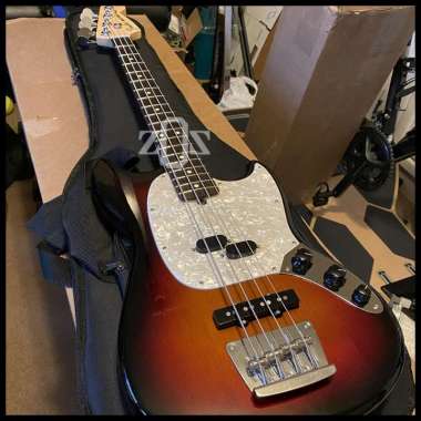 Bass Mustang Fender American Performer Elektrik 3 Tone Sunburst RW FB