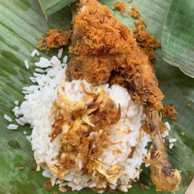 Nasi Uduk+Ayam Serundeng