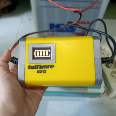 OTOHEROES Charger Aki Mobil Lead Acid Battery Charger 12V/24V 6-105AH Charger Aki / Cas Aki 10A 12V-