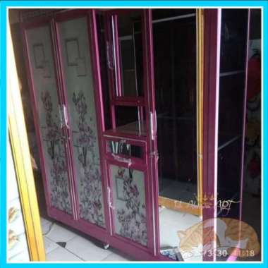 Lemari Pakaian Pintu 4 Kaca Motif Besar Bahan Alumunium