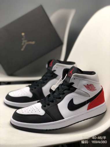 Jual Nike Air Jordan 1 Retro Black And White Online Terbaru Mei 2022 -  Blibli