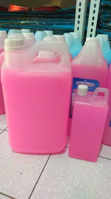 sabun cuci baju cair / liquid detergent 1 lt
