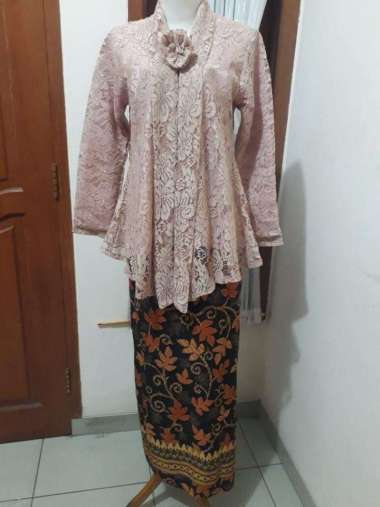 Setelan Kebaya Modern Kutubaru Floy Brokat Milo Dan Warna Lainnya / Kebaya Wisuda Set Rok Lilit Bati
