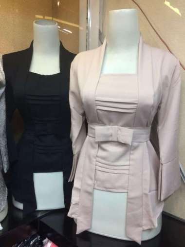 Atasan Kebaya Modern Kutubaru Hitam Dan Ivory