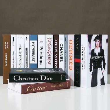 Dummy Book / Buku Pajangan / Buku Hiasan / Dekorasi Properti Foto Chanel 2A4