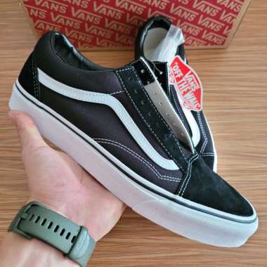 white vans old skools