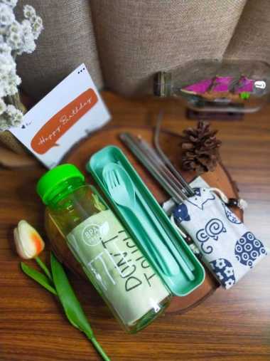 Set Gift Box New Normal Kit Hampers Kado ulang tahun/ sovenir Hijau