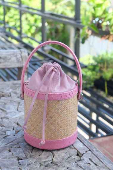 Hand Bag Wanita-Bag Lulu Lampit-Sling Bag-Tas Kulit Asli-Tikar-Anyam Pink