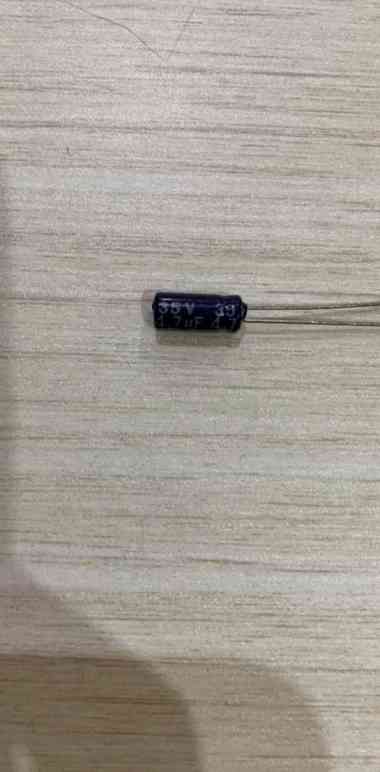 Elco 4,7uf 35V